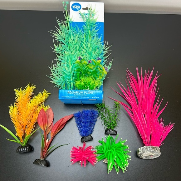 Top Fin Aquarium Plant & Assortment Lot of 8 Glow Under Blue LEDs - Picture 6 of 13